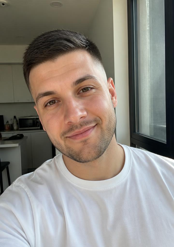 Yanis, 27 ans, conseillère voyage indépendante partenaire Stays